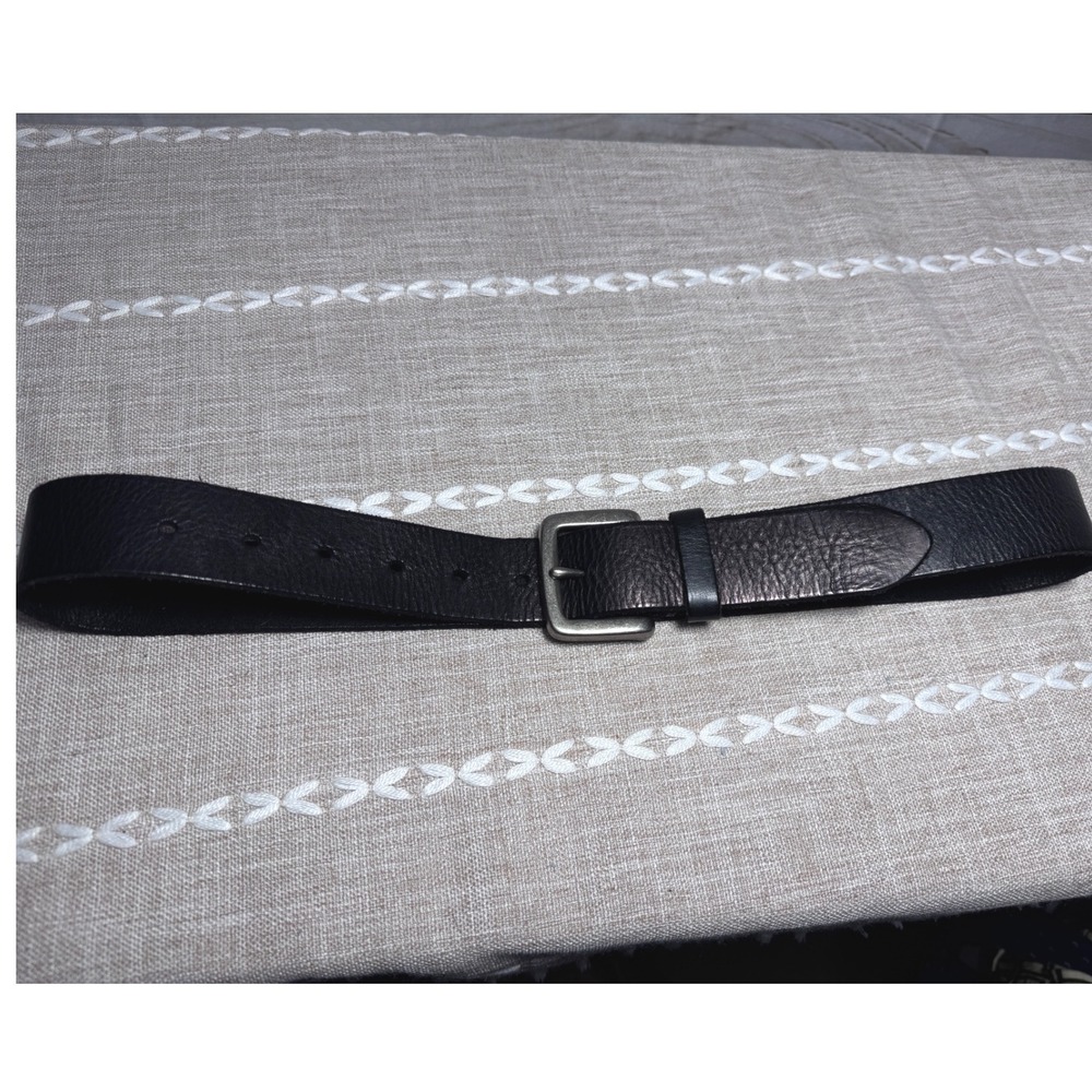 American Eagle Outfitters Mens Black Genuine Leather Belt Size 30 Silver Buckle